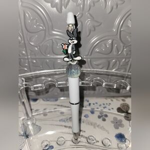 White and Black Bugs Bunny Pen
